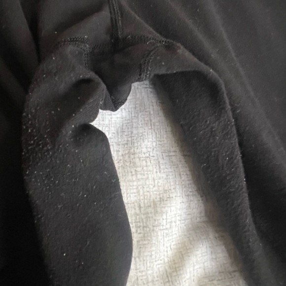 EUC Lululemon Sunset Salutation Crop in Black - Picture 14 of 15